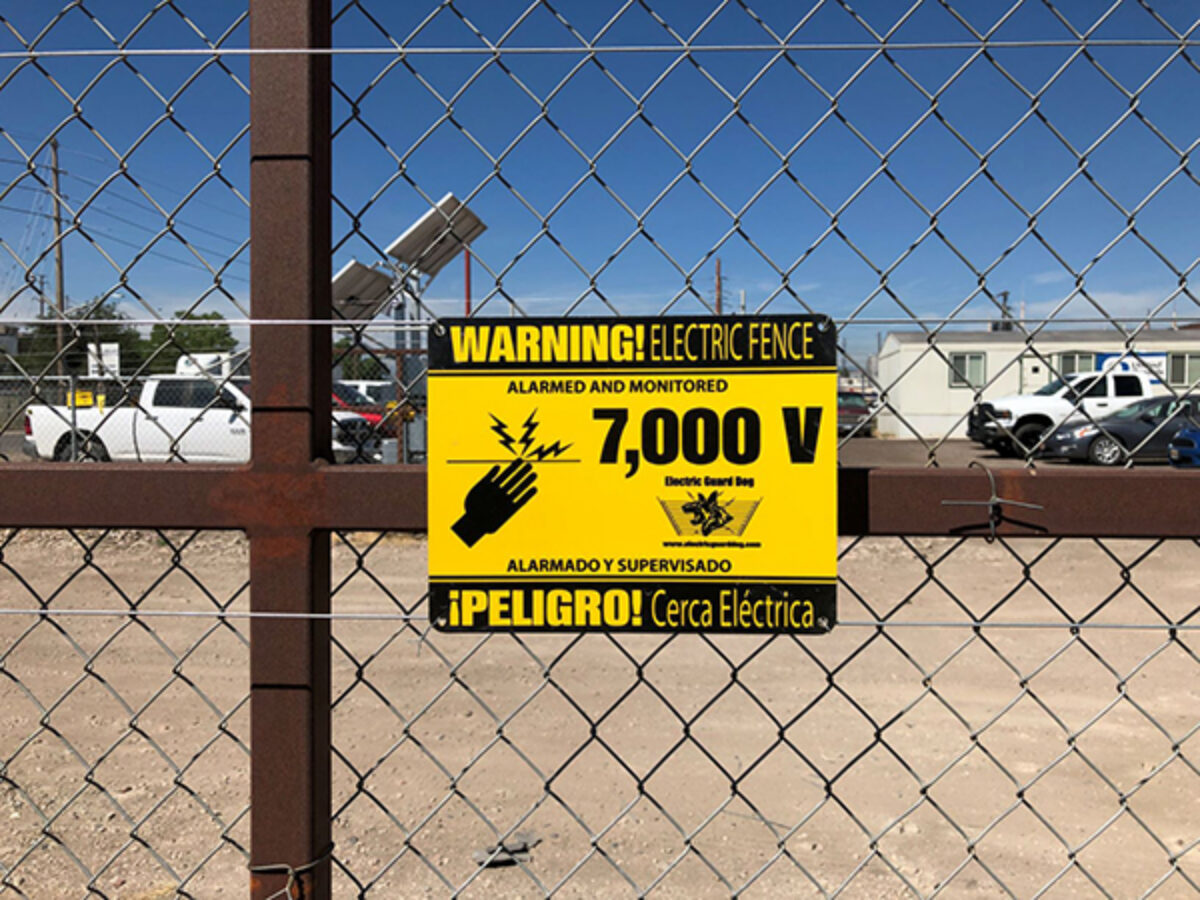 united-rentals-fence-warning-